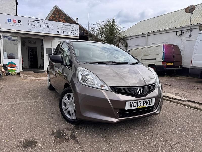 Used Honda Jazz S 90 HP (66 kW) 2013 Brown Hatchback