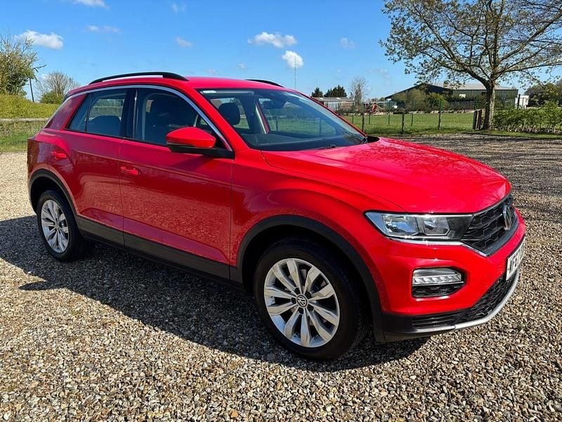Used VW T-Roc SE 150 HP (110 kW) 2018 Red SUV