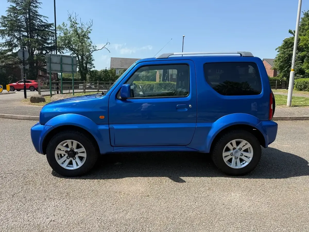 Used Suzuki Jimny SZ4 85 HP (62 kW) 2012 Blue SUV