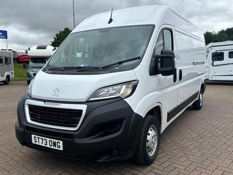 White Used 2023 Peugeot Boxer Premium Van | £18,995 (Fair price) - Image 1/4