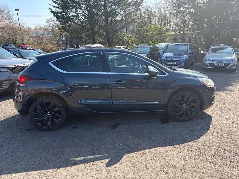 Używany Citroën DS4 200 KM (147 kW) 2011 Niebieski Hatchback