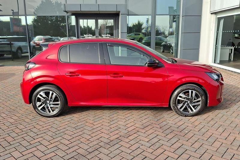 Used Peugeot 208 Allure+ 101 HP (74 kW) 2023 Red Hatchback