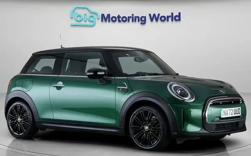 Used Mini Cooper Level 2 135 kW (184 HP) 2023 Hatchback