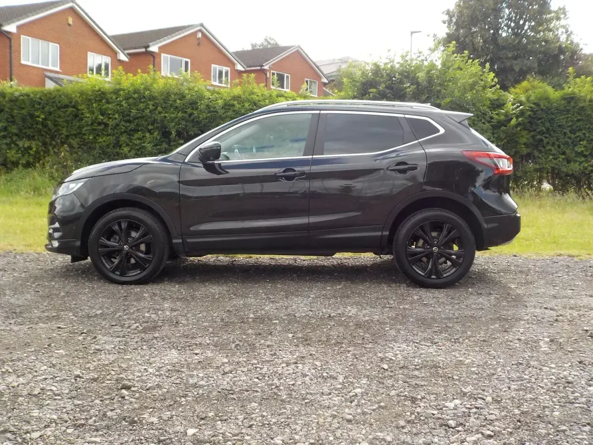 Used Nissan Qashqai N-Connecta 2018 Black SUV