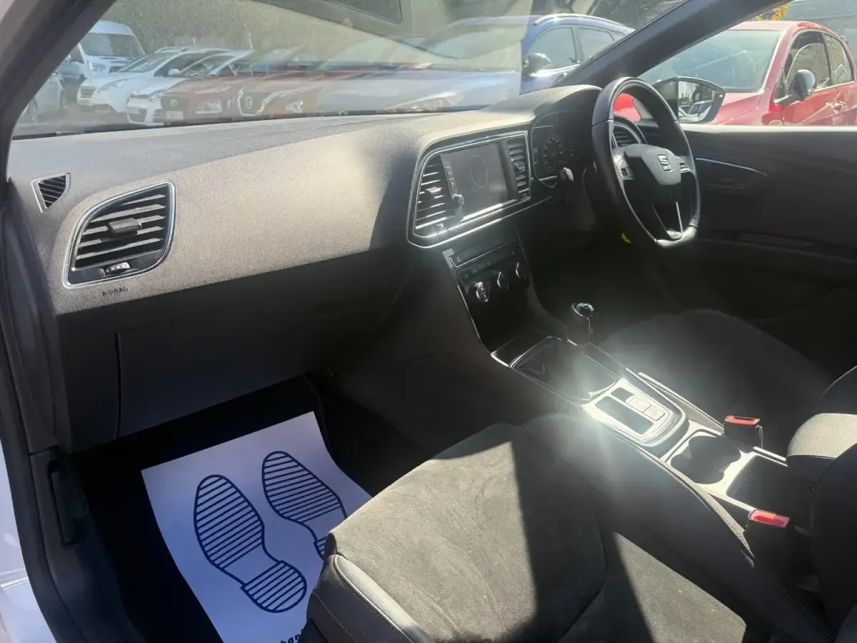 Used Seat Leon Black Edition 2019 White Hatchback