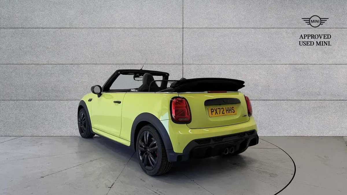 Begagnad Mini John Cooper Works 228 HK (167 kW) 2022 Gul Halvkombi