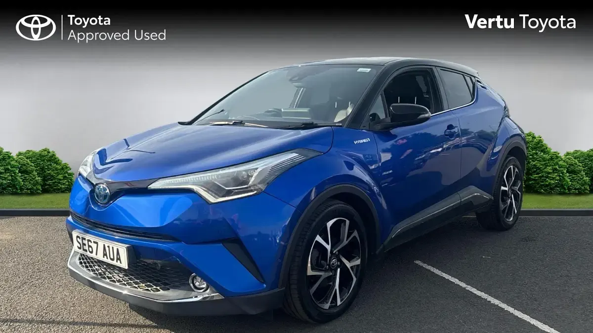Used Toyota C-HR 122 HP (89 kW) 2017 Nebula blue bitone SUV