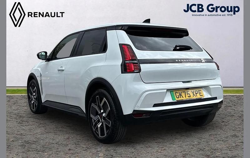 Used Renault R5 Komfort 110 kW (150 HP) 2025 White Hatchback