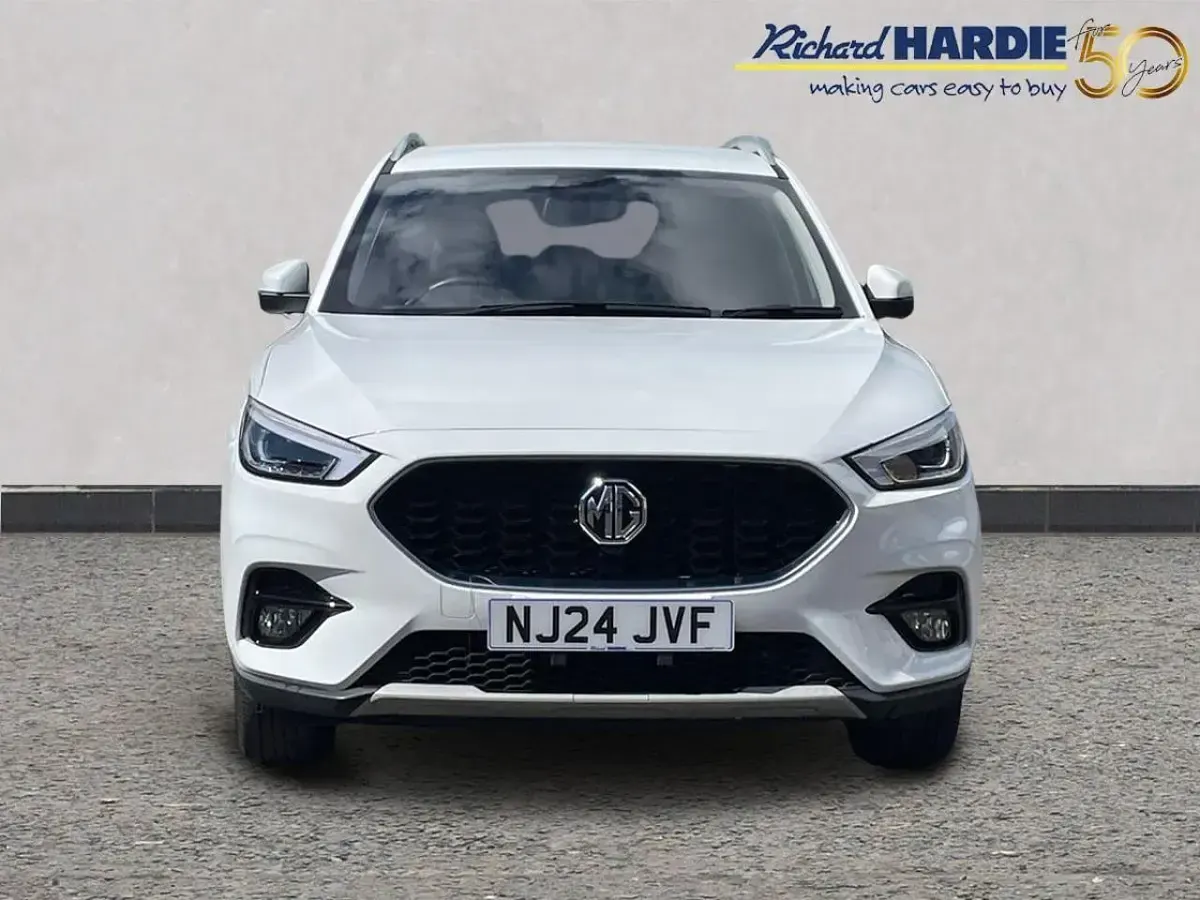 Usado MG ZS Exclusive 105 CV (77 kW) 2024 Blanco SUV