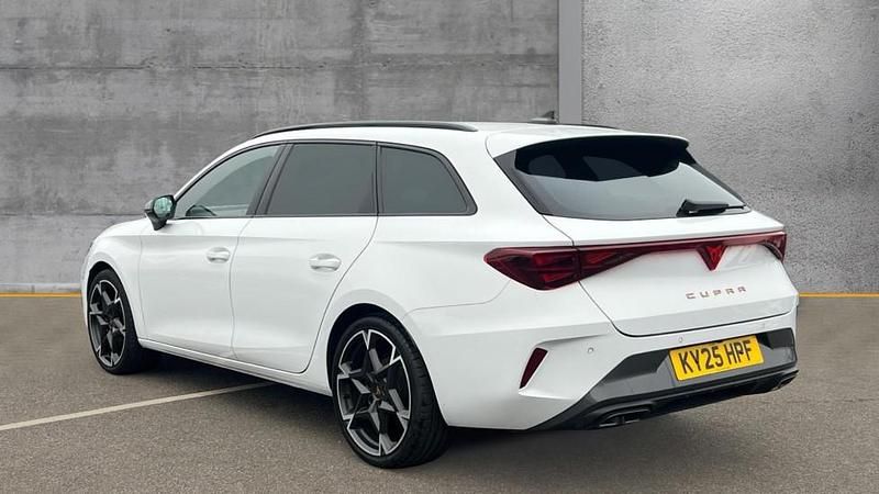 Used Cupra Leon 150 HP (110 kW) 2025 Glacial white