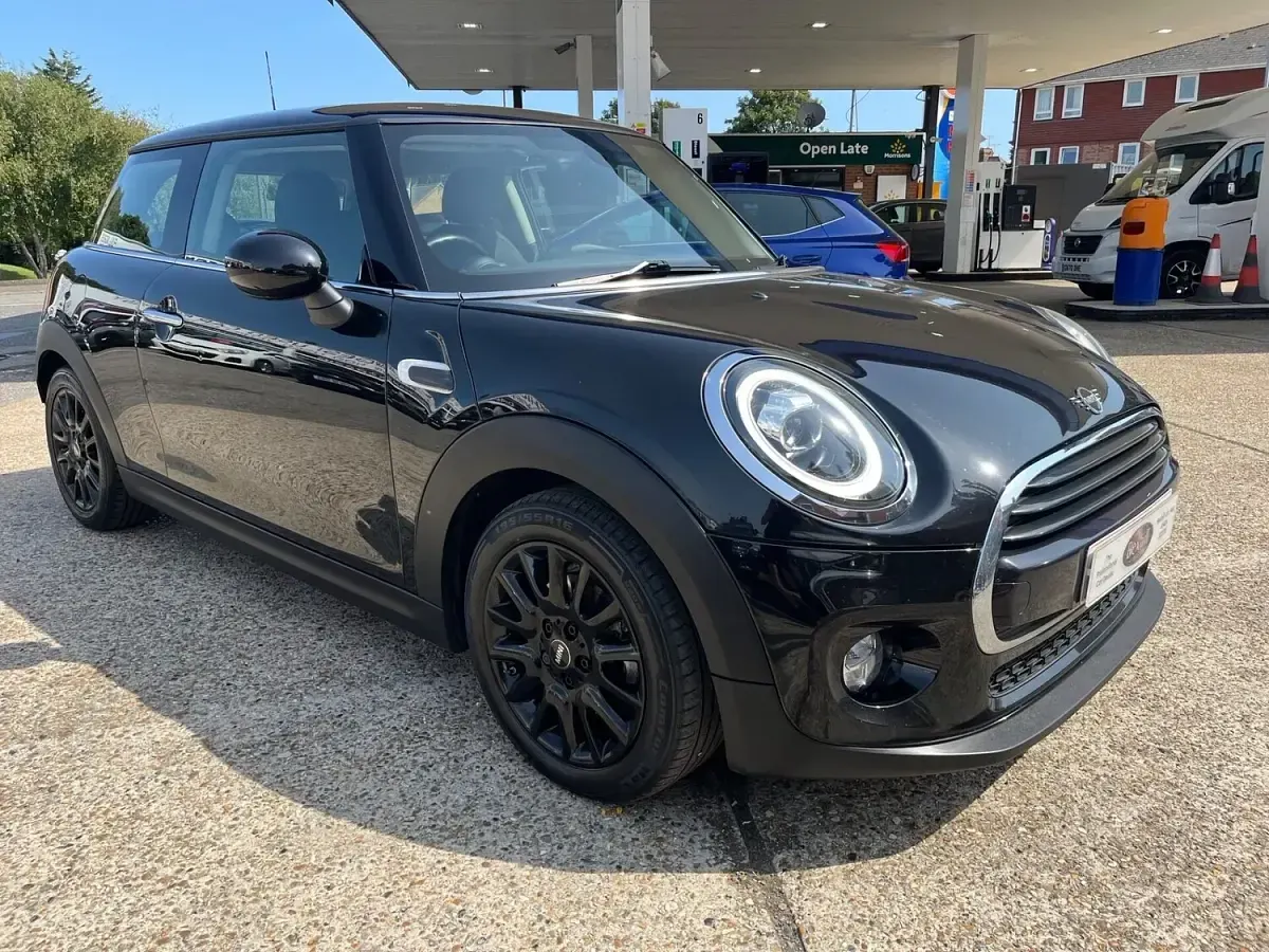 Used Mini Cooper Hatch 136 HP (100 kW) 2018 Black Hatchback