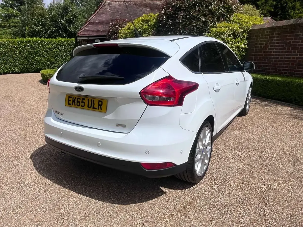 Used Ford Focus Titanium X 125 HP (91 kW) 2015 White Hatchback