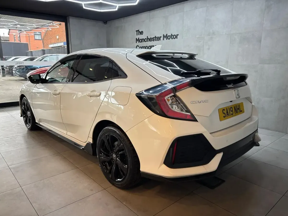 Used Honda Civic Sport 126 HP (92 kW) 2019 White Hatchback