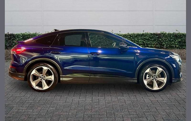 Used Audi Q4 Sportback e-tron Black Edition 206 kW (281 HP) 2025 Blue SUV