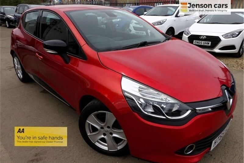 Red Used 2016 Renault Clio IV Dynamique Hatchback | £5,290 (Good price) - Image 1/4