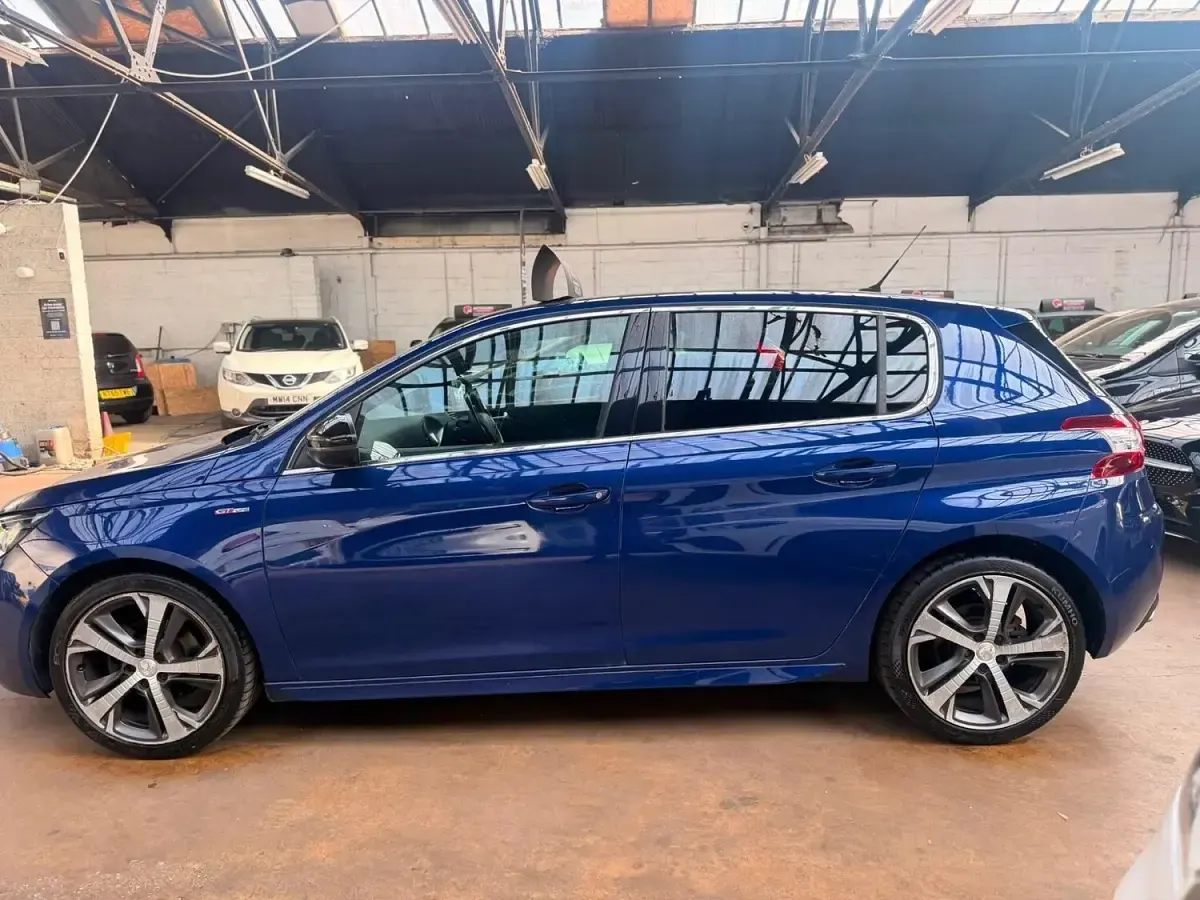 Used Peugeot 308 GT-line 130 HP (95 kW) 2015 Blue Hatchback