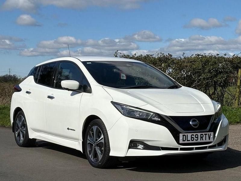 Used Nissan Leaf N-Connecta 110 kW (150 HP) 2019 White Hatchback