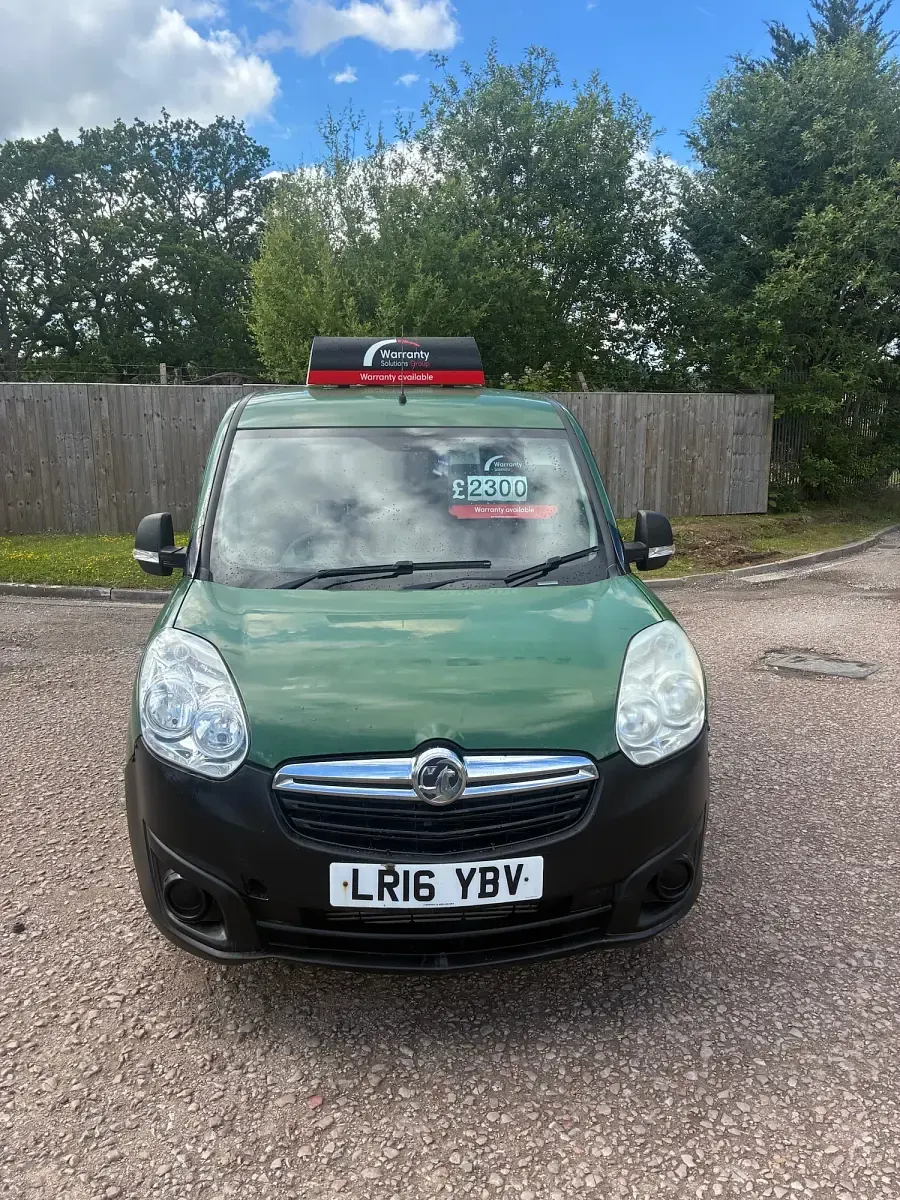 Used Vauxhall Combo 2016 White MPV