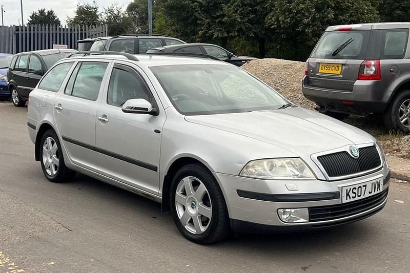 Silver Used 2007 Skoda Octavia Elegance Estate | £1,895 (Good price) - Image 1/1