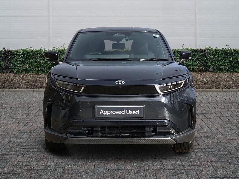 New Toyota Urban Cruiser Design 127 kW (174 HP) 2026 Dusk black SUV