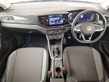 Used VW Polo Life 80 HP (58 kW) 2024 Blue Hatchback