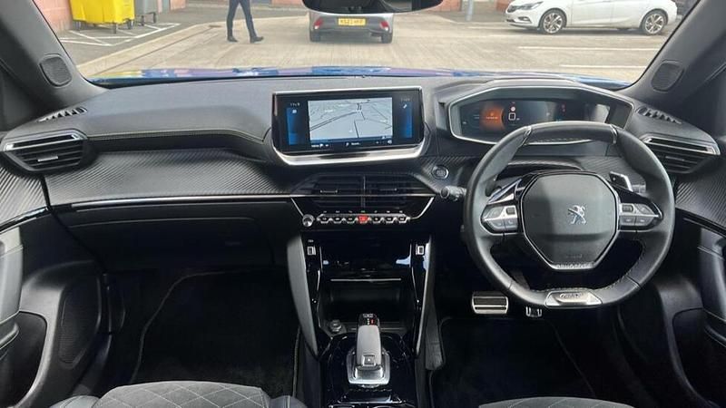 Begagnad Peugeot 2008 Premium 129 HK (94 kW) 2022 Blå SUV