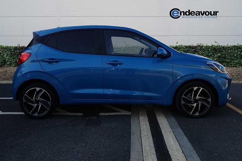 Used Hyundai i10 Premium 84 HP (61 kW) 2021 Turquoise Hatchback