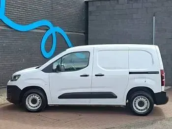 Used Citroën Berlingo 100 HP (73 kW) 2024 White MPV