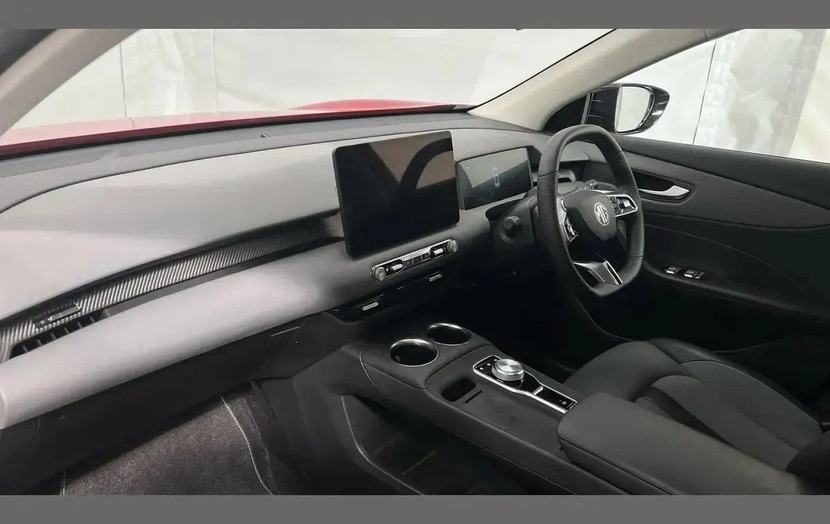 Second-hand MG MG5 EV Trophy 167 kW (228 CP) 2025 Roșu Break