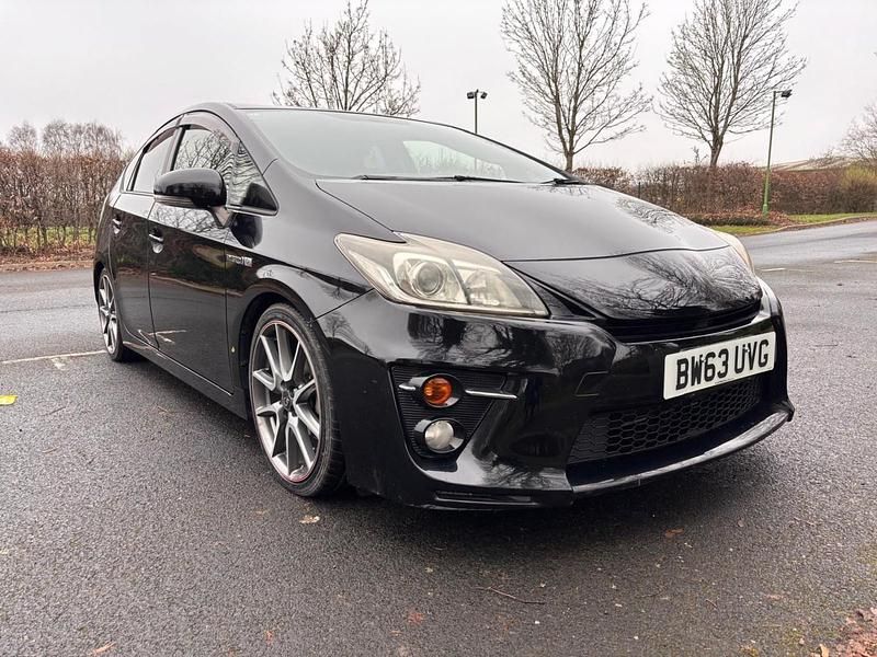 Used Toyota Prius 70 HP (51 kW) 2026 Black Hatchback