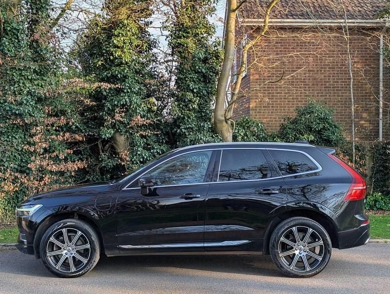 Used Volvo XC60 Inscription 250 HP (183 kW) 2021 Black SUV