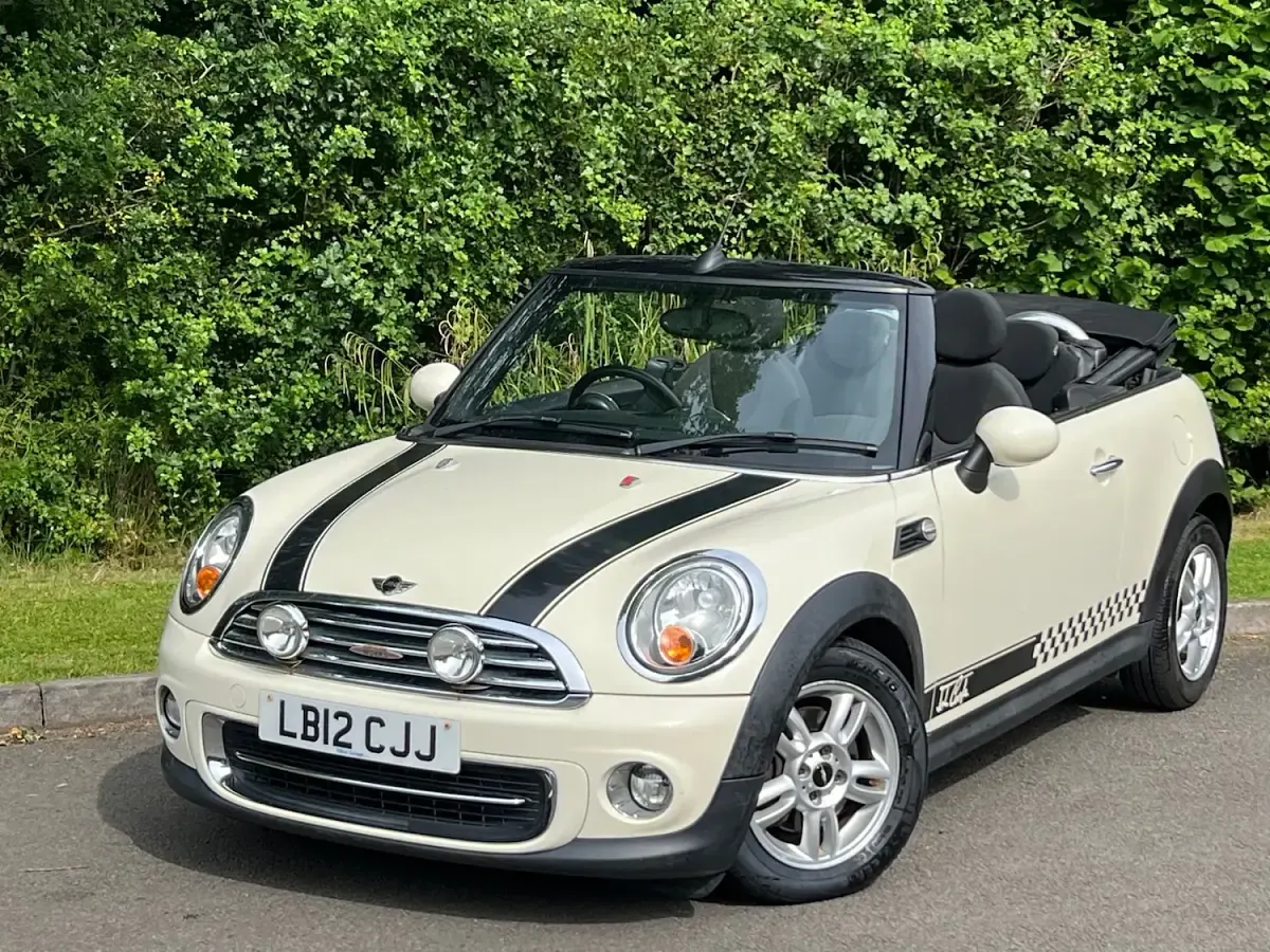 Used Mini Cooper Cabriolet 120 HP (88 kW) 2012 White Cabriolet