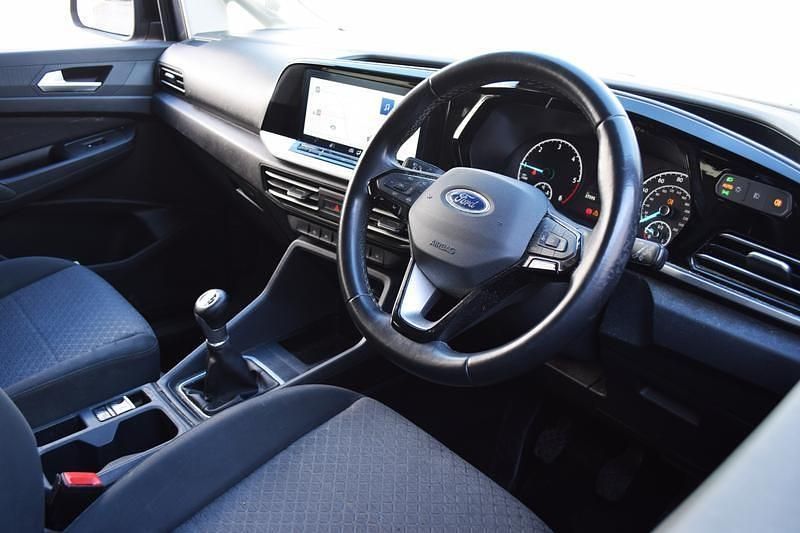 Used Ford Grand Tourneo Connect Titanium 122 HP (89 kW) 2023 Blue MPV