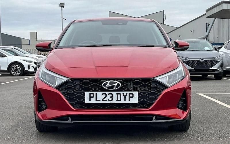 Used Hyundai i20 Premium 101 HP (74 kW) 2023 Red Hatchback