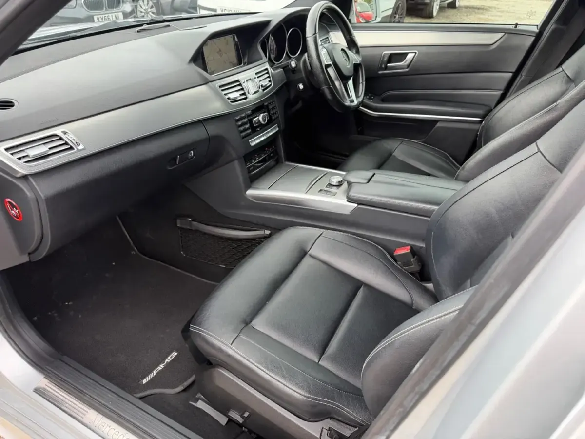 Usado Mercedes E220 AMG line 2014 Prateado Sedan