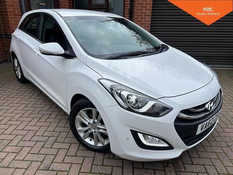 White Used 2013 Hyundai i30 Style Hatchback | £3,490 (Fair price) - Image 1/3