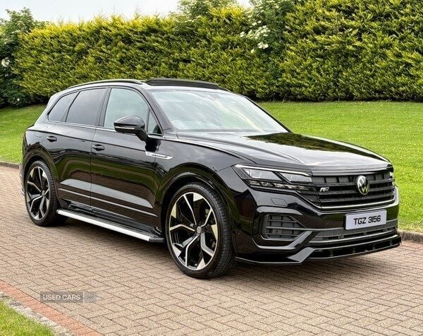 Black Used 2021 VW Touareg Black Edition SUV | £32,495 (Fair price) - Image 1/4