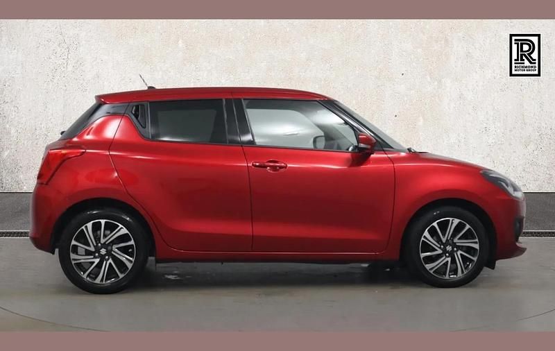 Used Suzuki Swift SZ5 83 HP (61 kW) 2022 Red Hatchback