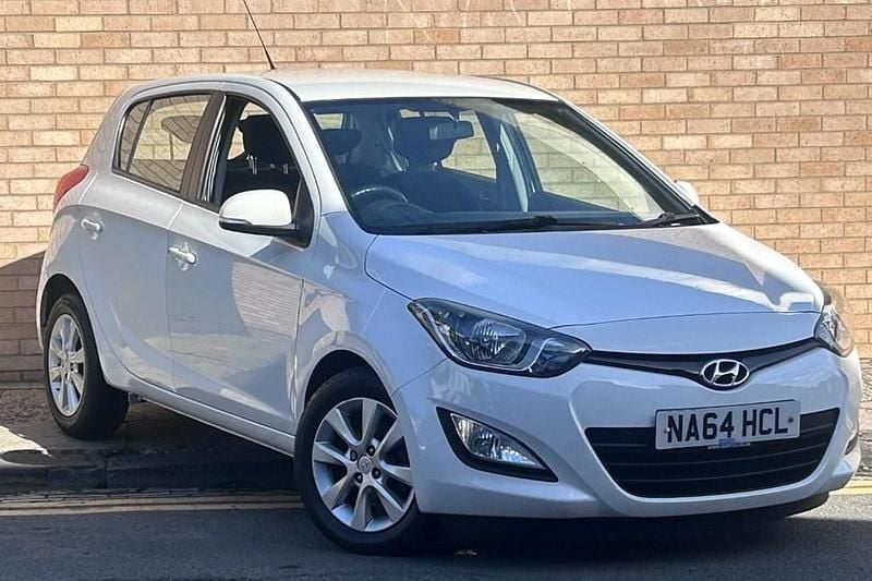 White Used 2014 Hyundai i20 Active Hatchback | £3,695 (Fair price) - Image 1/1