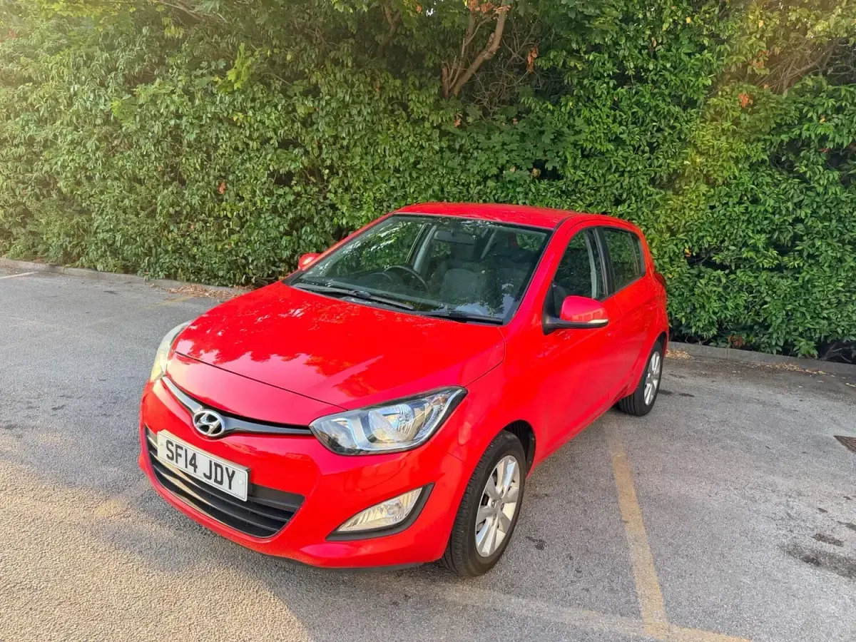 Used Hyundai i20 Active 2014 Red Hatchback
