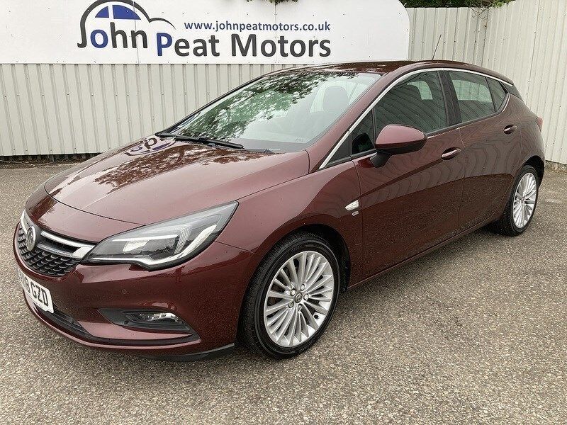 Red Used 2018 Vauxhall Astra Elite Hatchback | £7,499 (Fair price) - Image 1/4