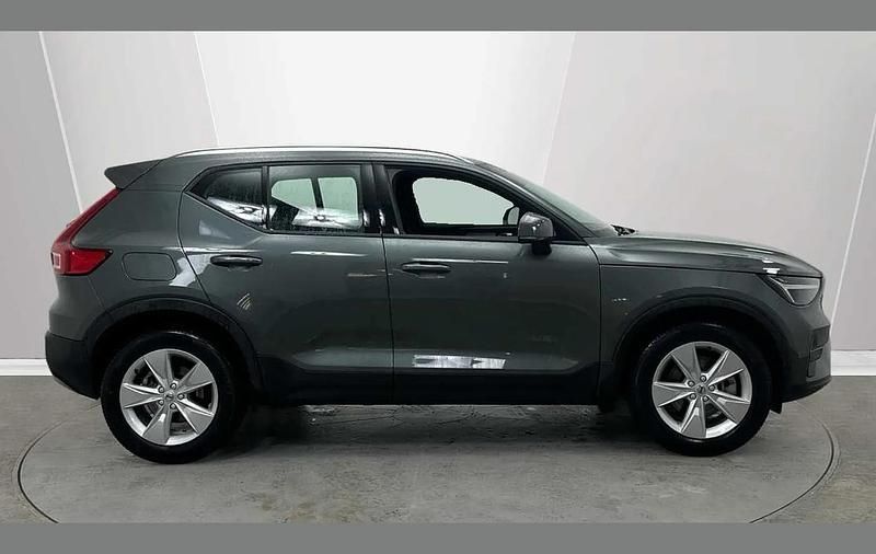 Used Volvo XC40 Core 161 HP (118 kW) 2025 Green SUV