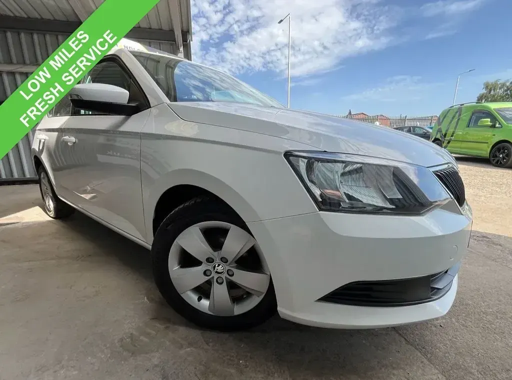 Used Skoda Fabia SE 75 HP (55 kW) 2016 White Hatchback