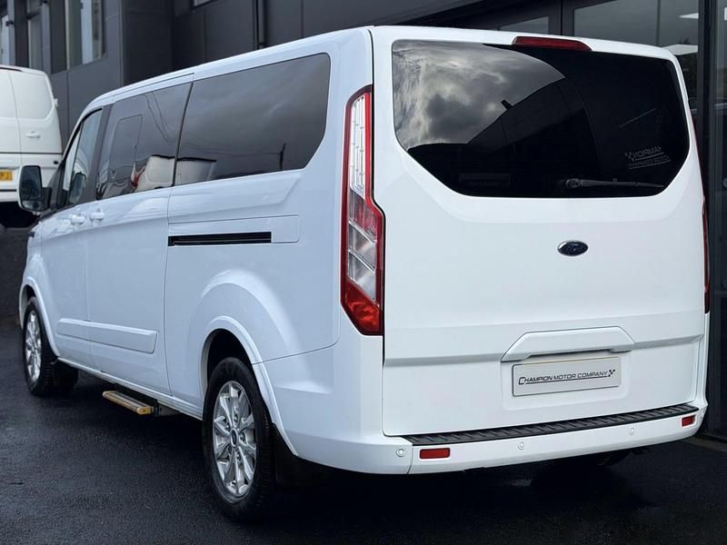 Used Ford Tourneo Custom Titanium 2019 White Van