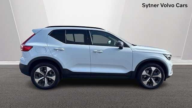 Używany Volvo XC40 Ultimate 161 KM (118 kW) 2023 Niebieski SUV