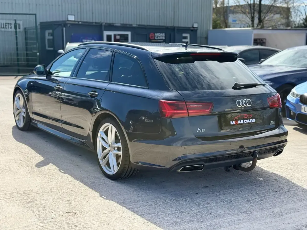 Usado Audi A6 Black Edition 272 CV (200 kW) 2017 Azul Familiar