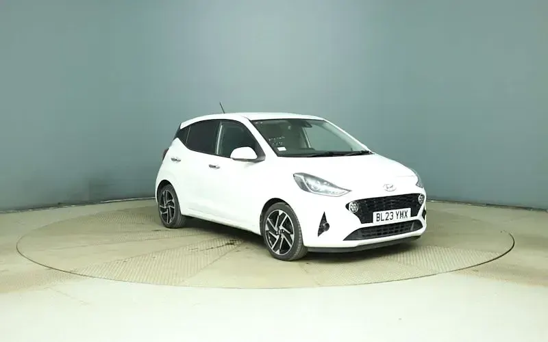 Used Hyundai i10 Premium 67 HP (49 kW) 2023 Hatchback