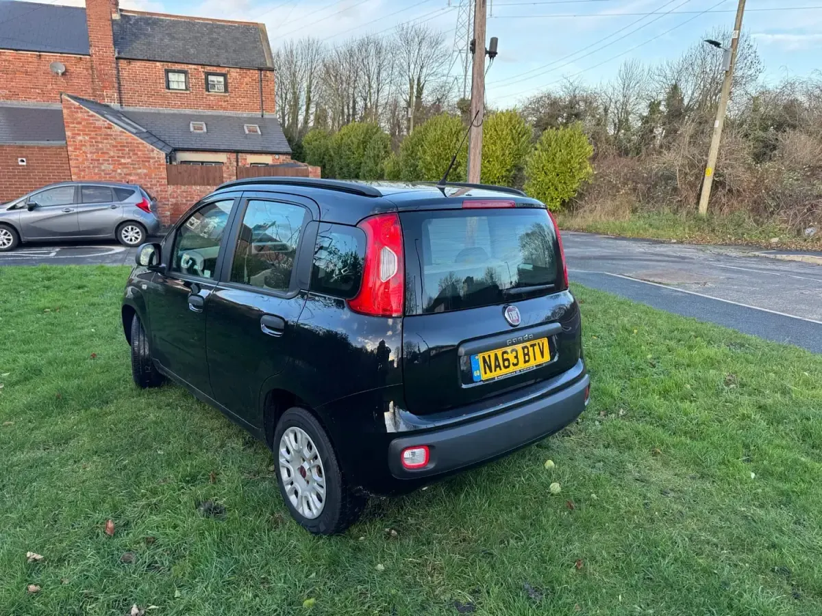 Usado Fiat Panda Easy 69 HP (50 kW) 2013 Preto Citadino