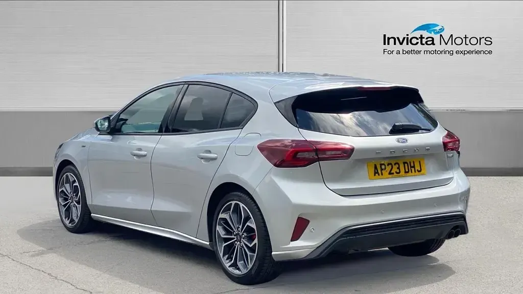 Used Ford Focus ST-Line X 155 HP (114 kW) 2023 Silver Hatchback