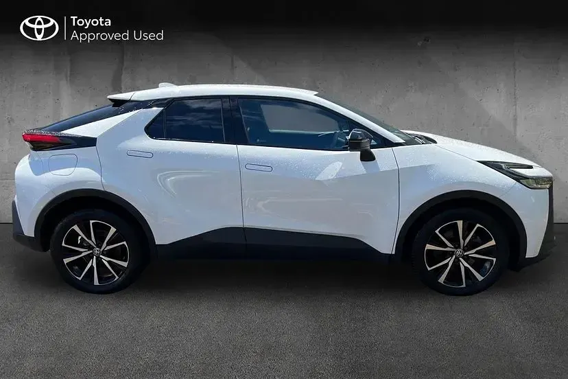Used Toyota C-HR Design 223 HP (164 kW) 2024 White SUV
